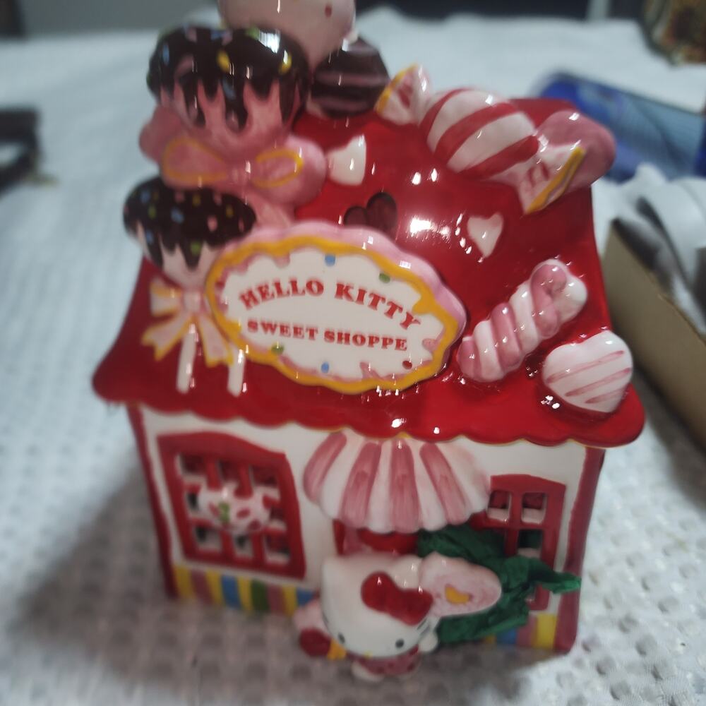 BLUE SKY CLAYWORKS EUC HELLO KITTY SWEET SHOPPE CANDLE HOUSE
